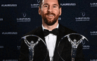 梅西再创历史！现场震撼领取劳伦斯年度最佳运动员与最佳团队双料大奖，深情致谢巴黎岁月与职业生涯中的每一位支持者