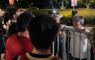 广厦男篮遭遇三连败，球迷情绪失控怒斥球员软弱无能，质疑教练战术安排，现场爆发激烈争议，令人唏嘘不已！