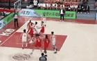 18比14险胜对手，中国男篮绝地反击，王俊杰关键时刻挺身而出力挽狂澜，堪称球队救星