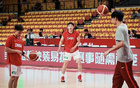 中国男篮在紧张激烈的热身赛中险胜对手，王俊杰全场贡献两双数据成为全场焦点，展现强劲实力与出色表现